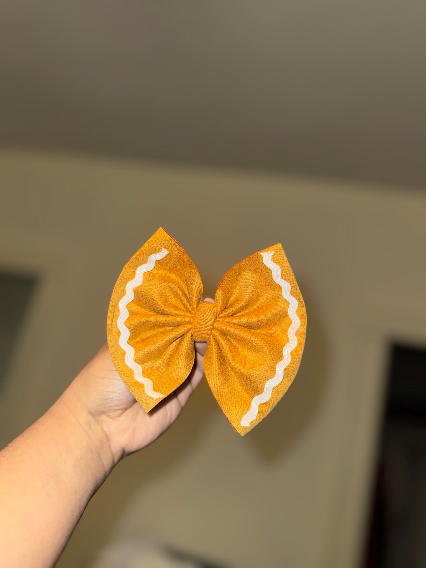 Gingerbread suede bow