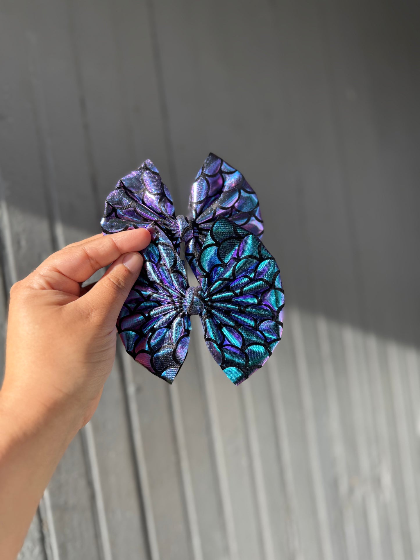 Fish scales holo bow