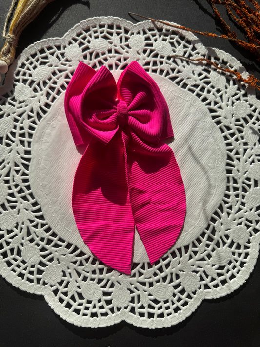 Neon pink ribbed swim bow