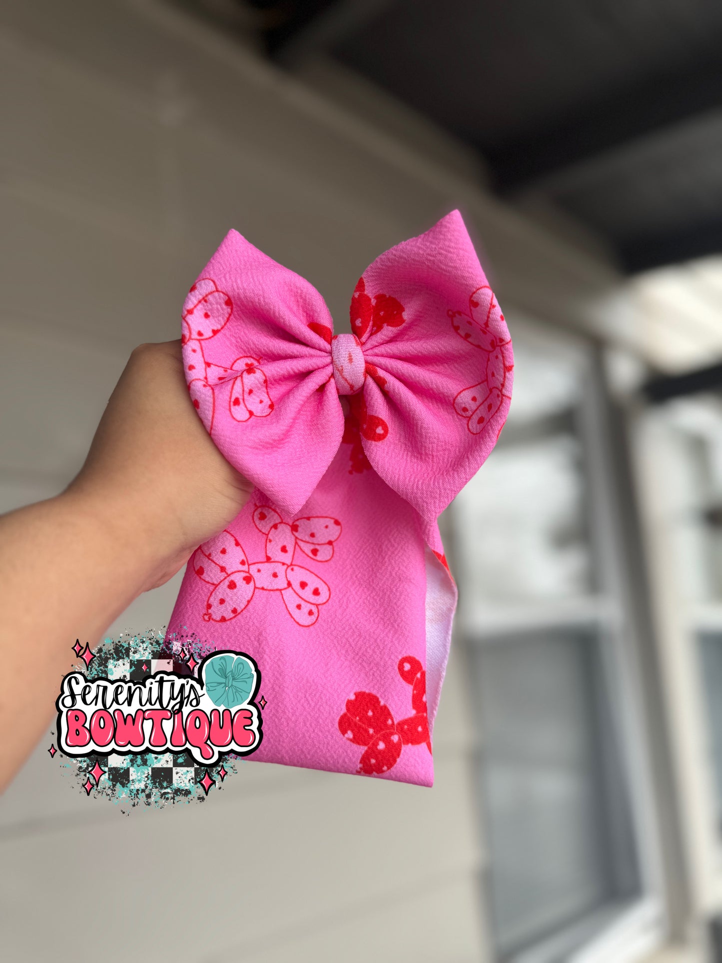 Balloon dog bow