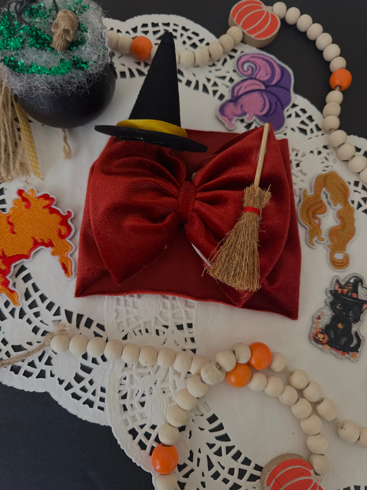 Witches velvet bow