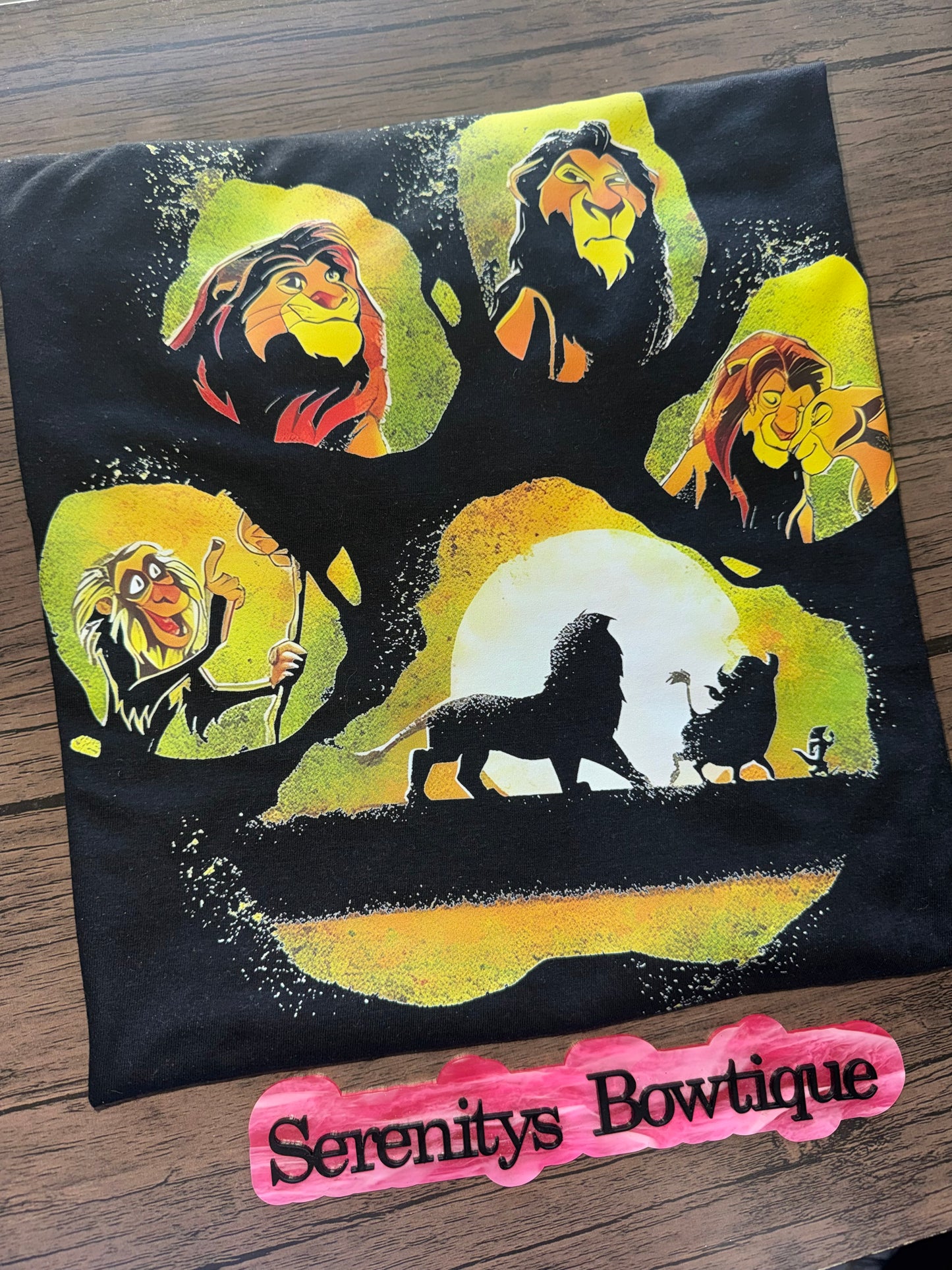 Lion paw tee