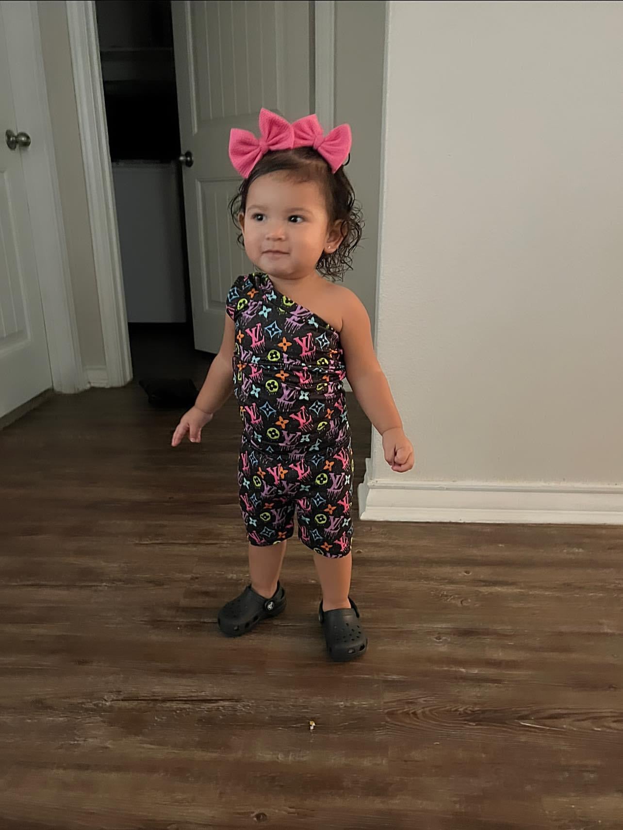 Pink bow