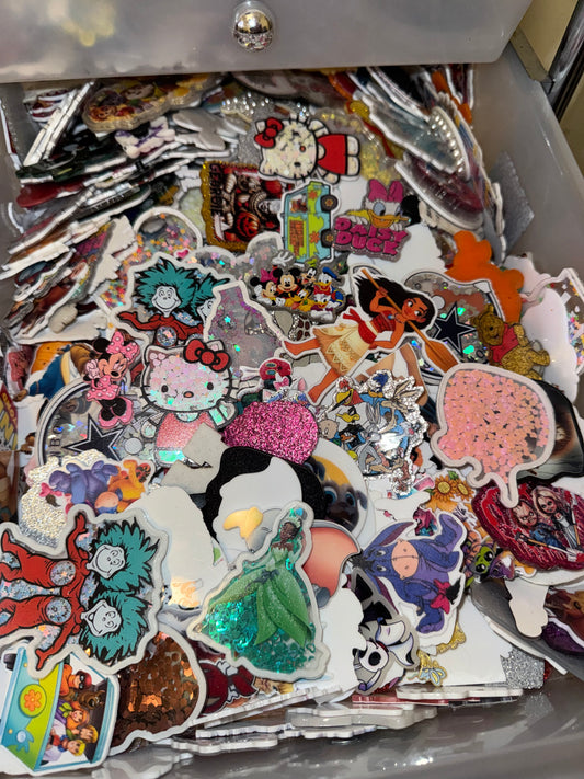 Mystery bow with matching center charm add on