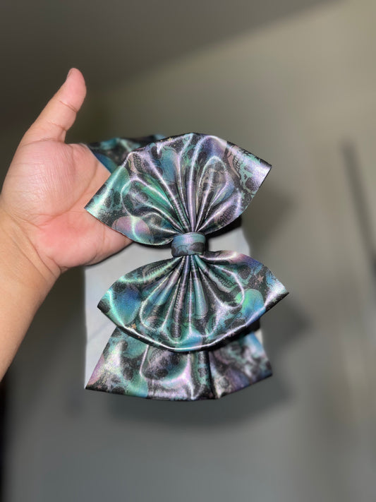 Holo skulls bow
