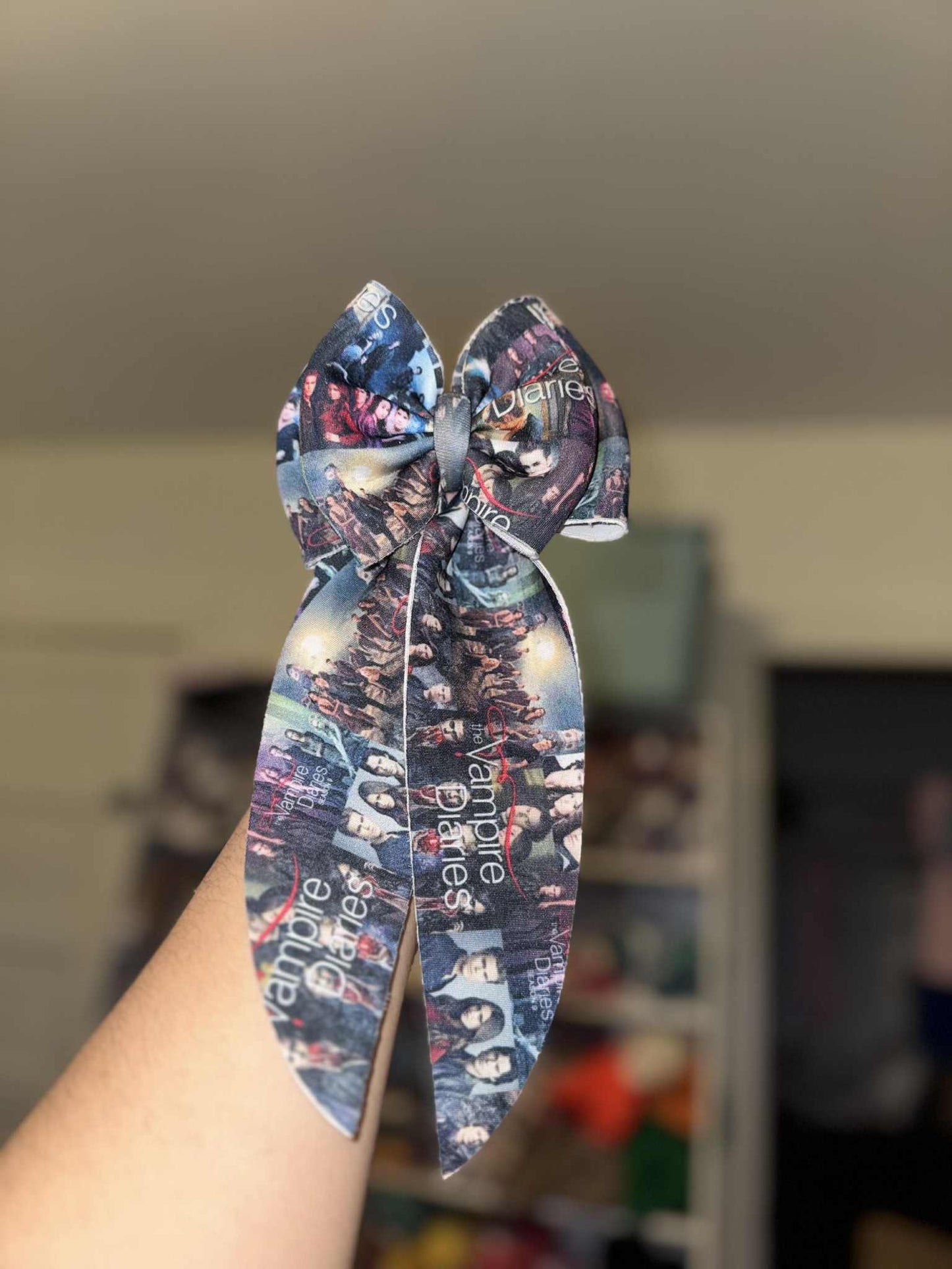 Vampire D puff bow