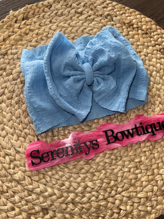 Blue popcorn bow