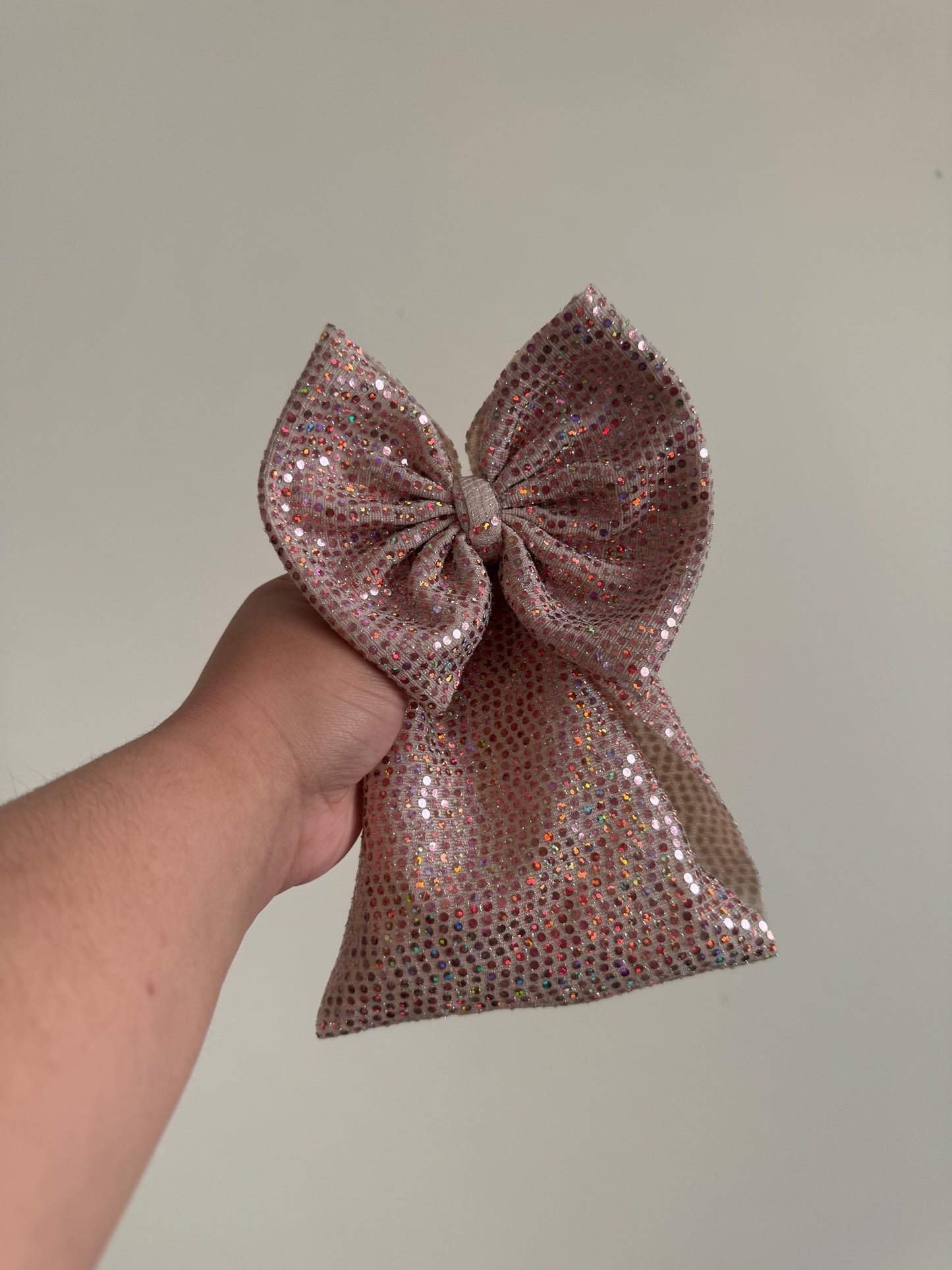 Nude glam bow