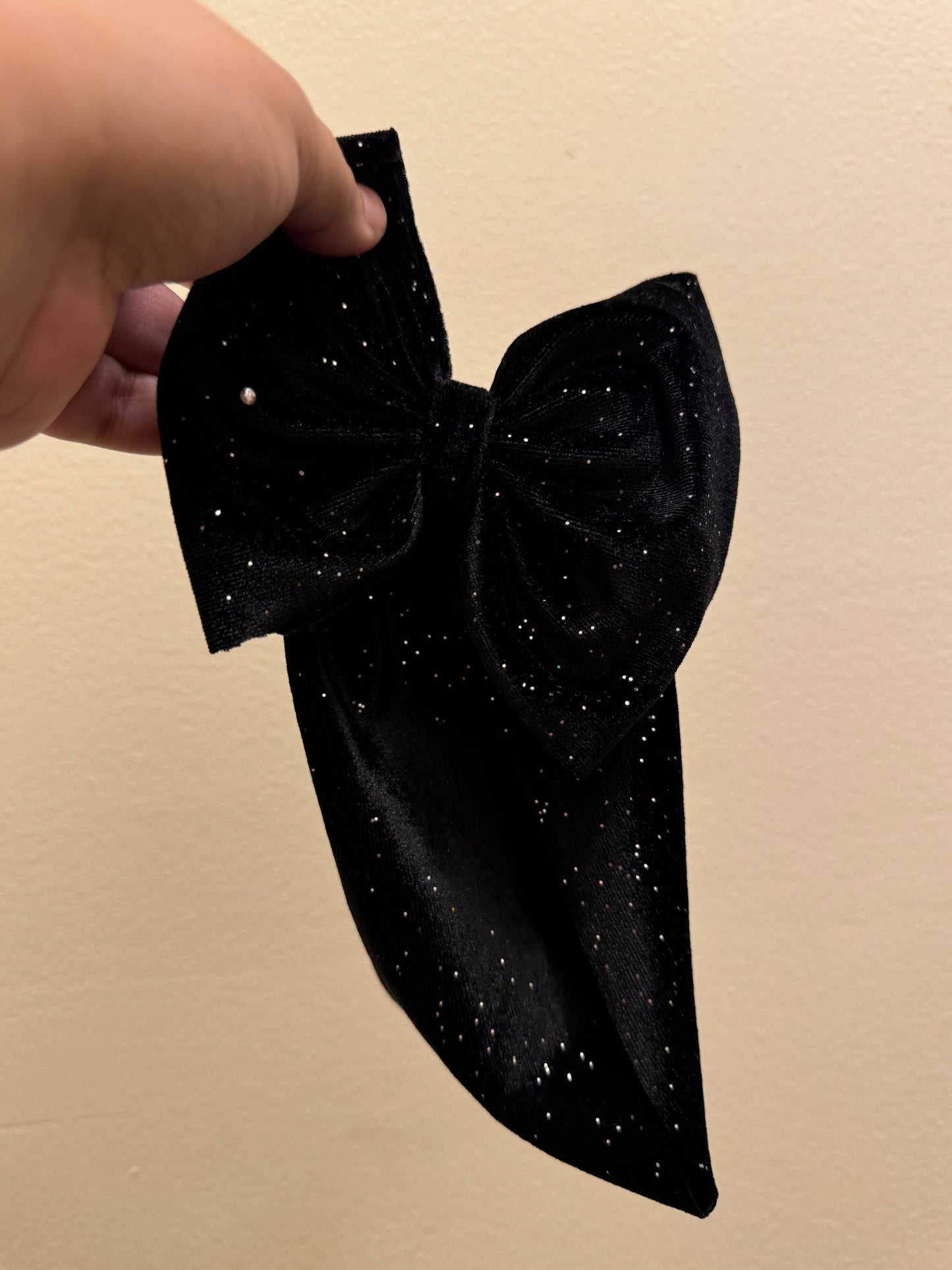 Black velvet glitz bow