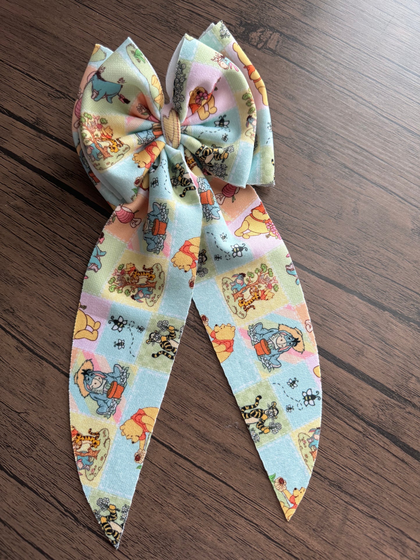 Pastel bears bow