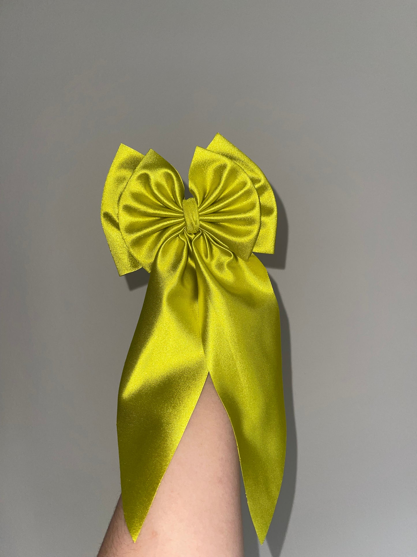 Kiwi satin bow