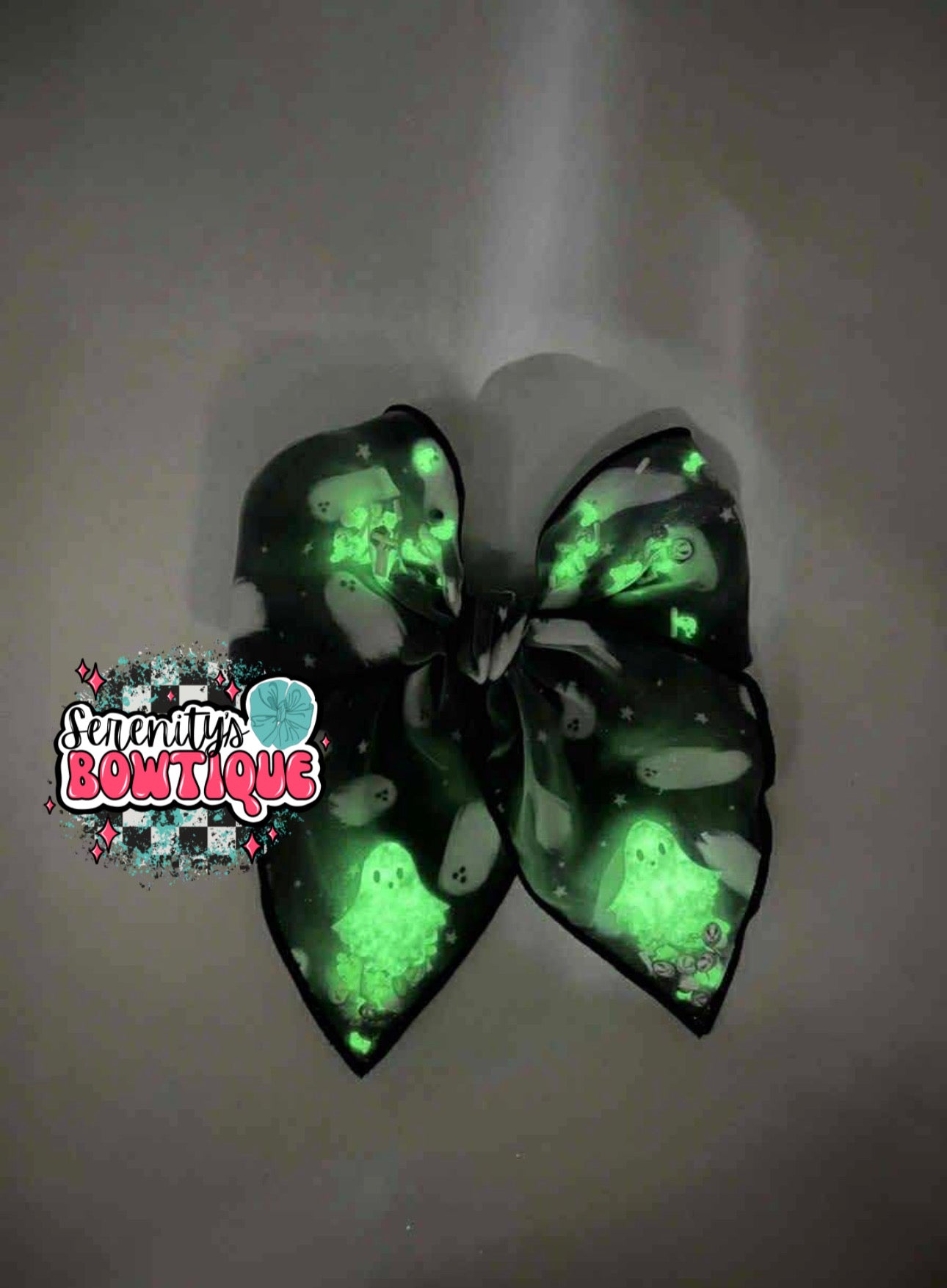 Glow in the dark ghosite shaker sailor