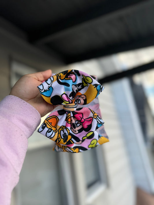 Mouse crew bow