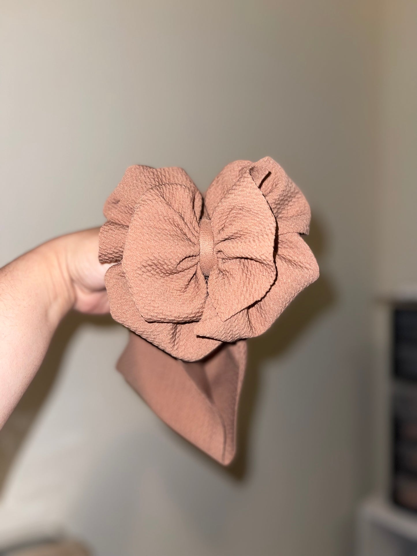 Taupe bow