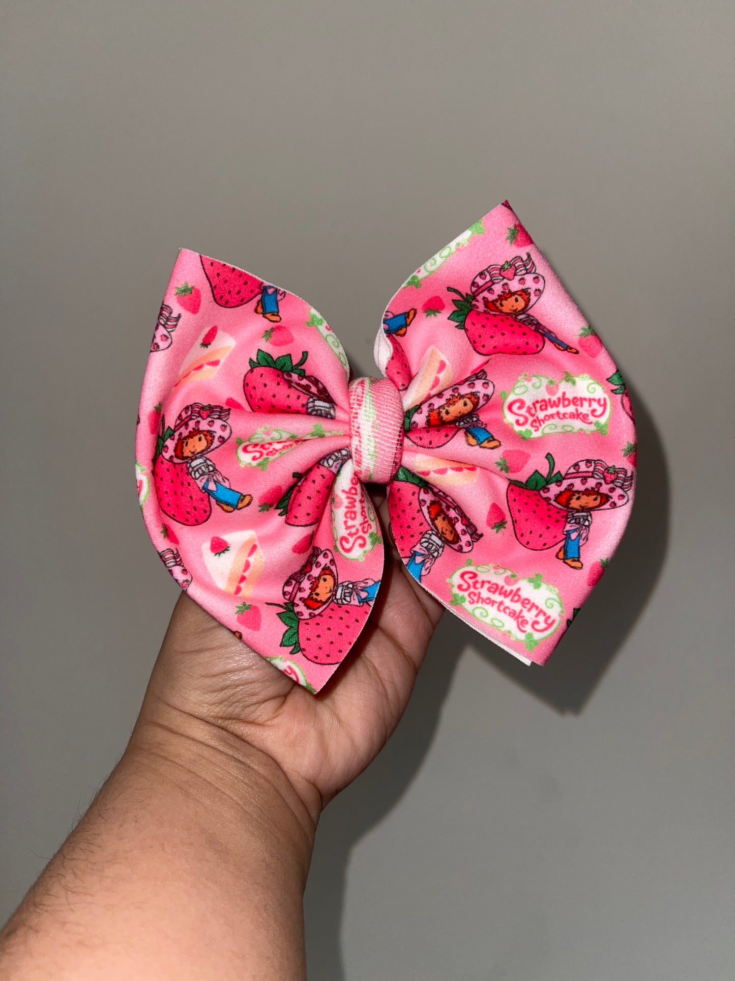 Strawb shortcake bow