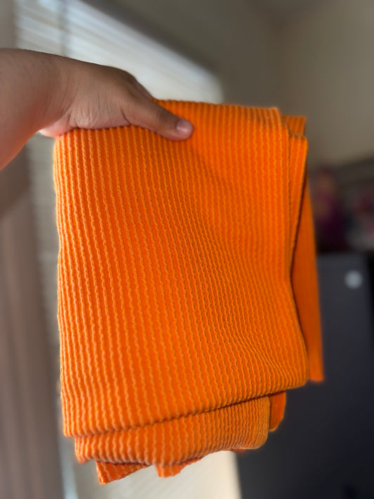 Orange waved bow
