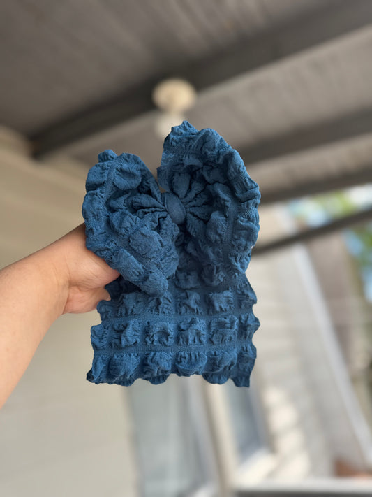 Prussian blue popcorn bow