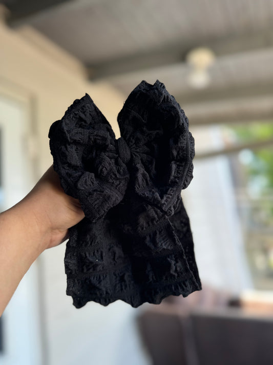 Black popcorn bow