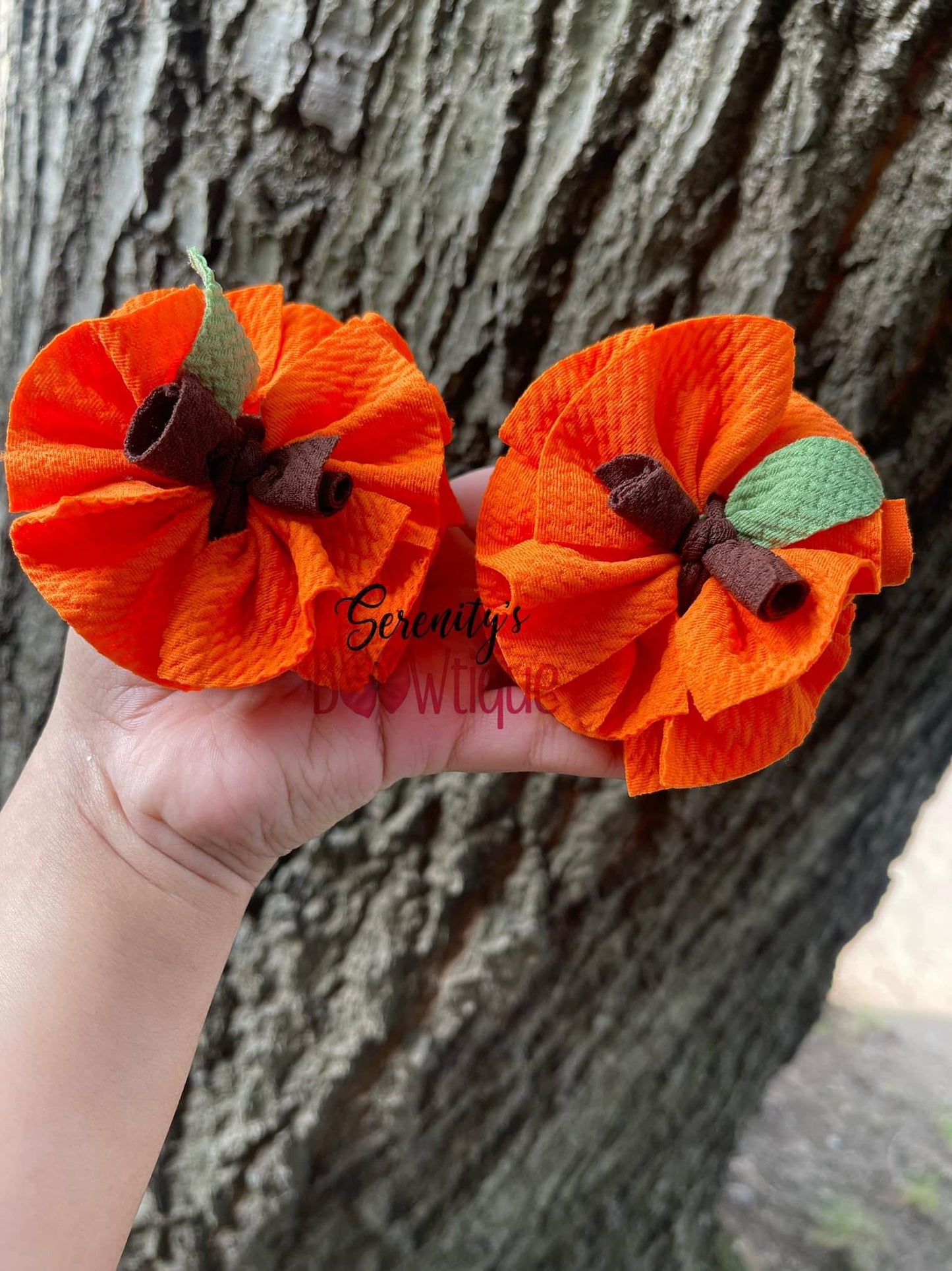 Shredded pumpkin bows