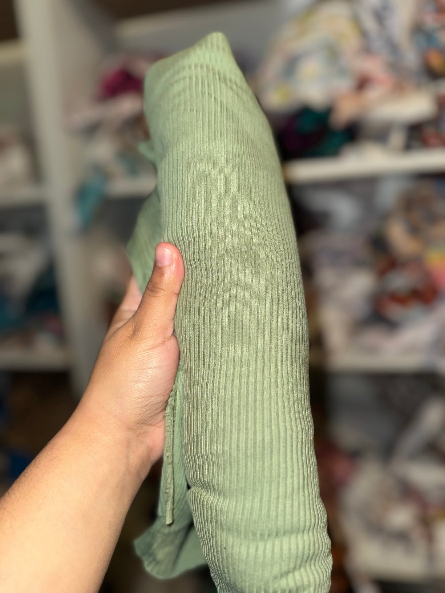 Ribbed olive green bow