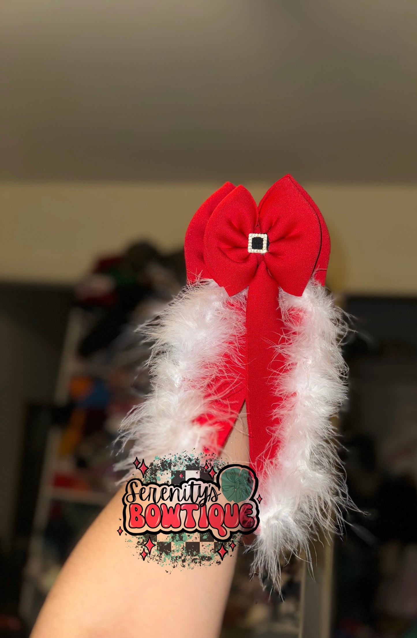 Santas buckle bow