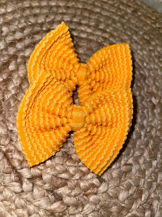 Mango waved bow