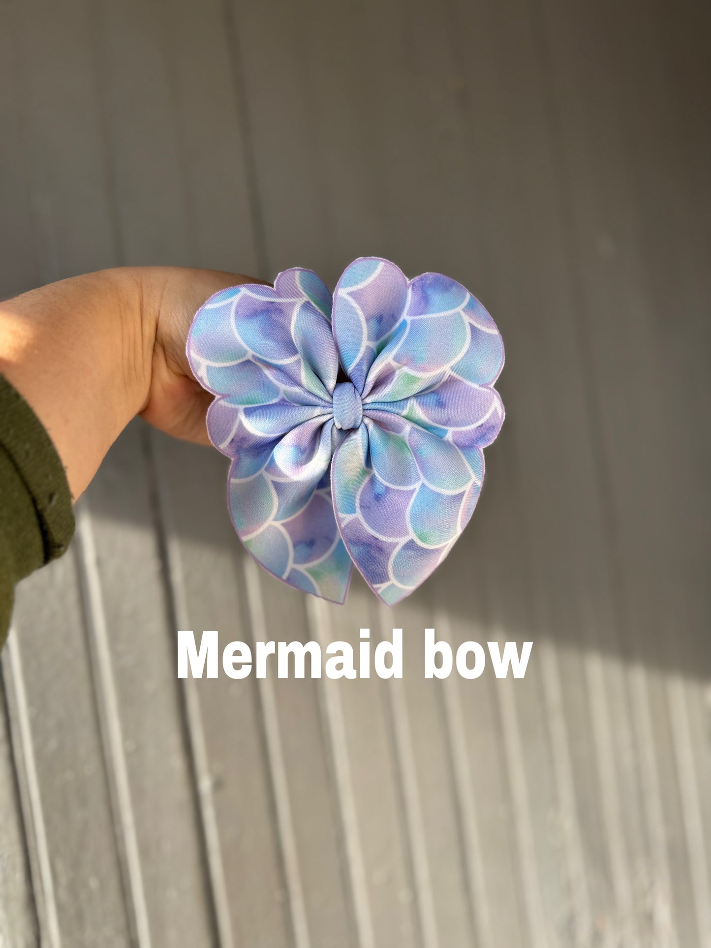 Fishy bows
