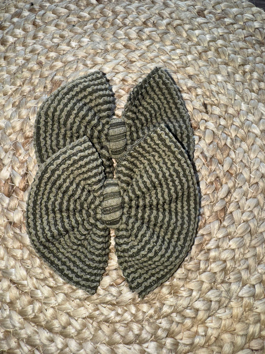 Olive green waved bow