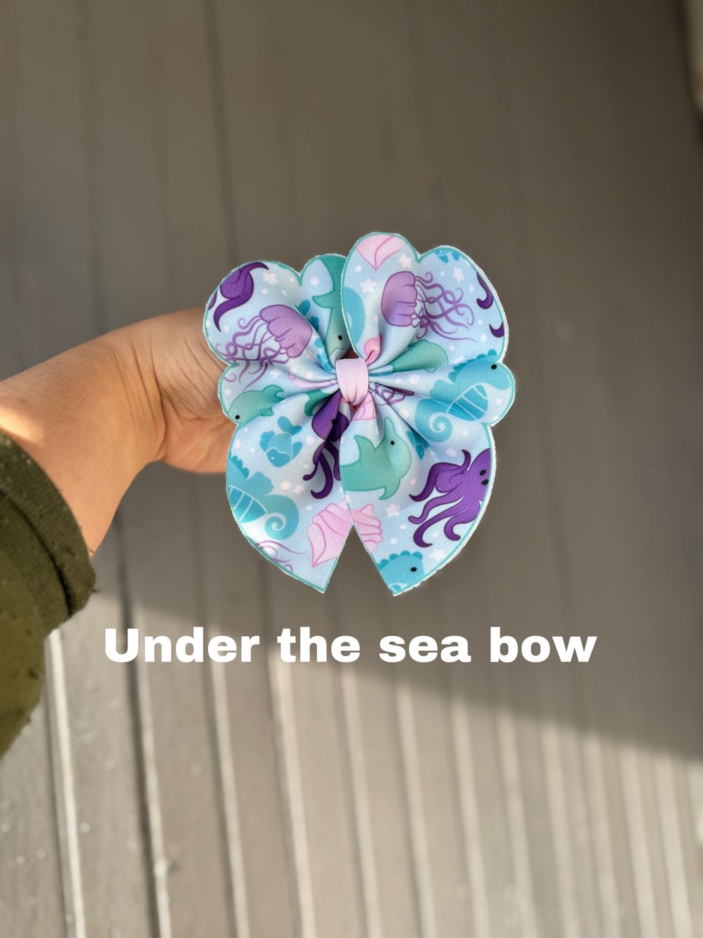 Fishy bows