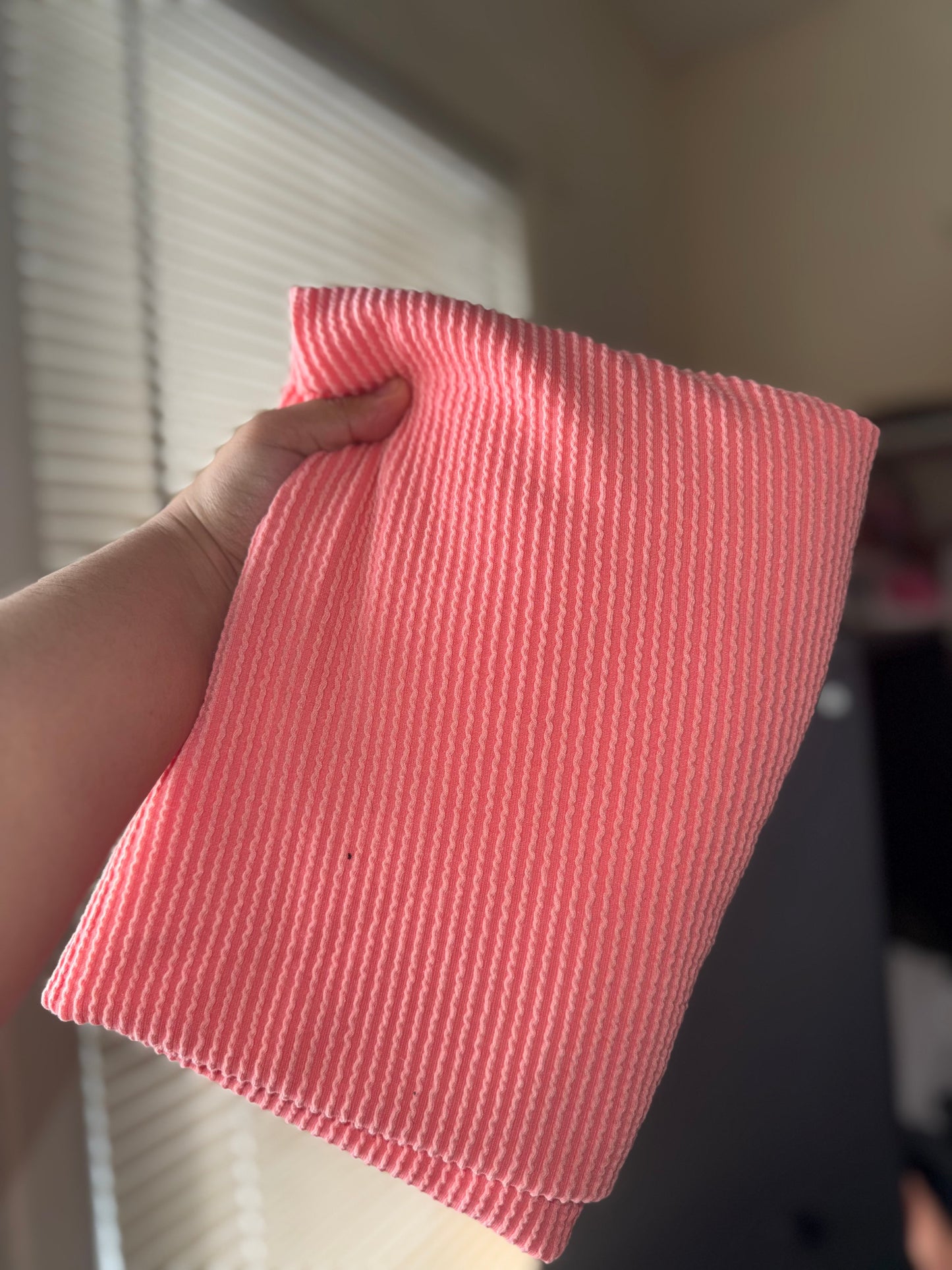Soft pink waved bow