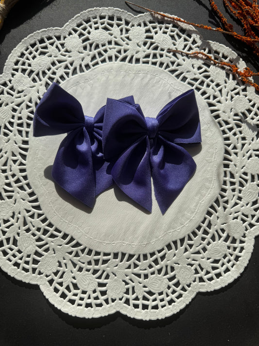 Periwinkle swim bow