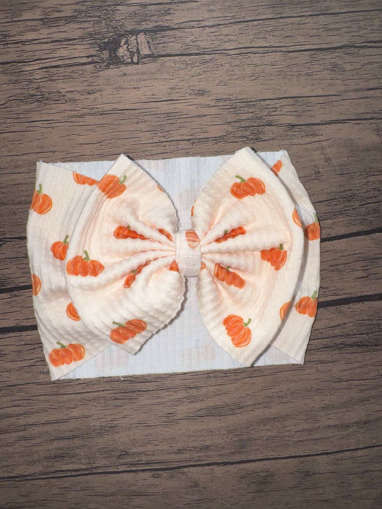 Pumpkin waved bow