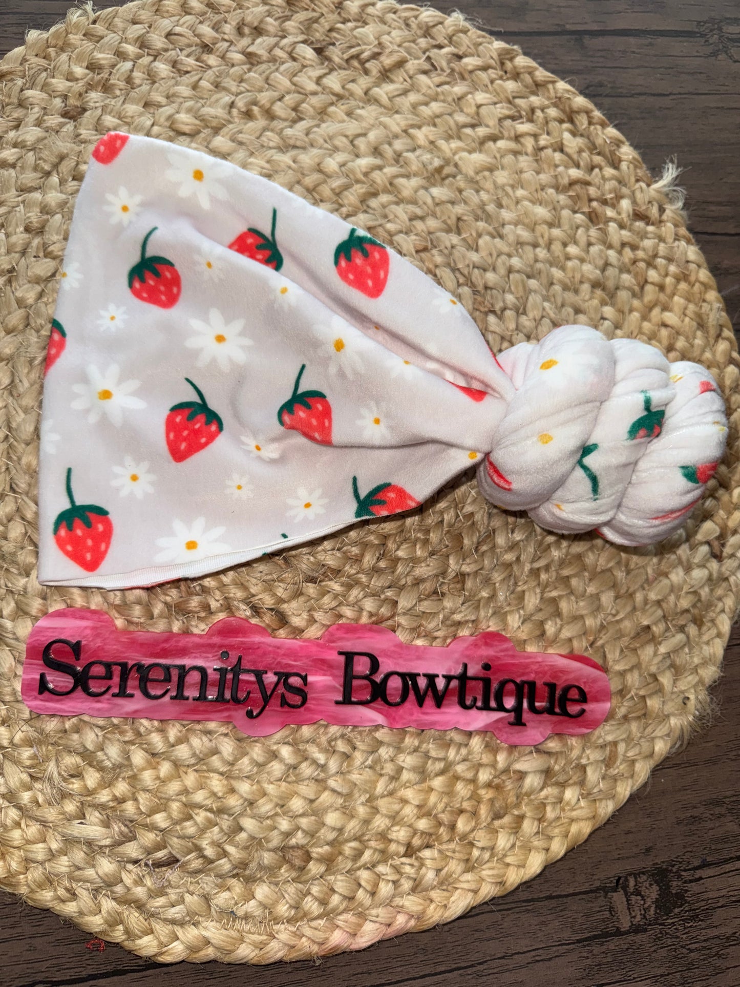 Strawberry Daisy plushy knotty wrap