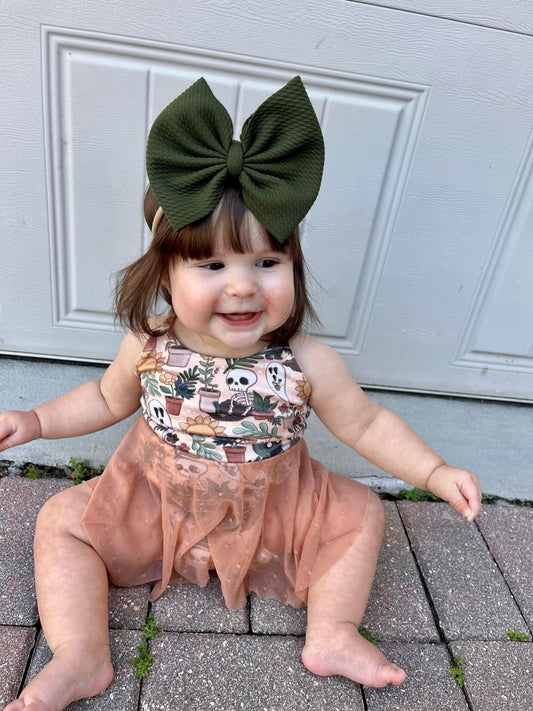 Dark olive green bow