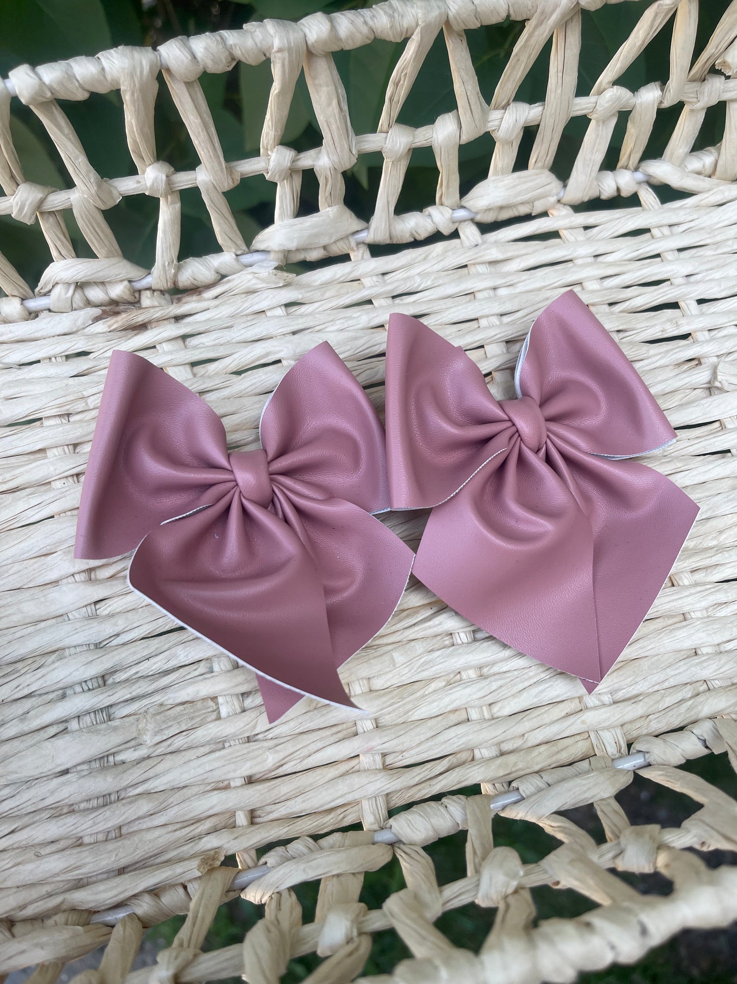 Mauve pink pleather bow